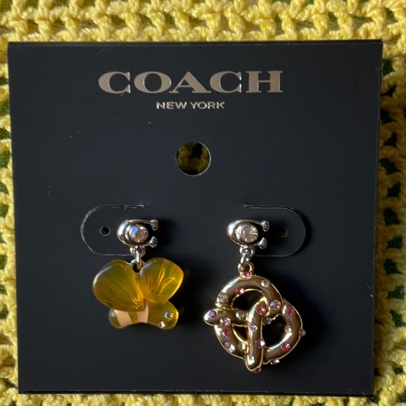 π₯¨ππ―COACH BUMBLE BEE PRETZEL MISMATCH EARRINGS π₯¨ππ― NWT π₯¨π―π - Picture 8 of 16